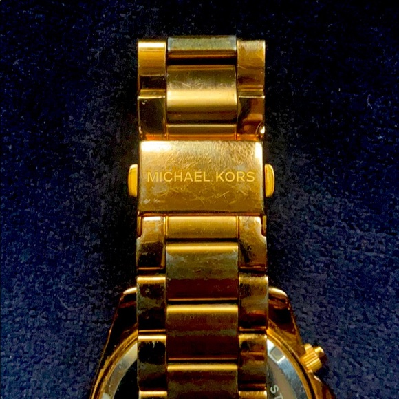 Michael Kors Rosegold Watch - Picture 2 of 6